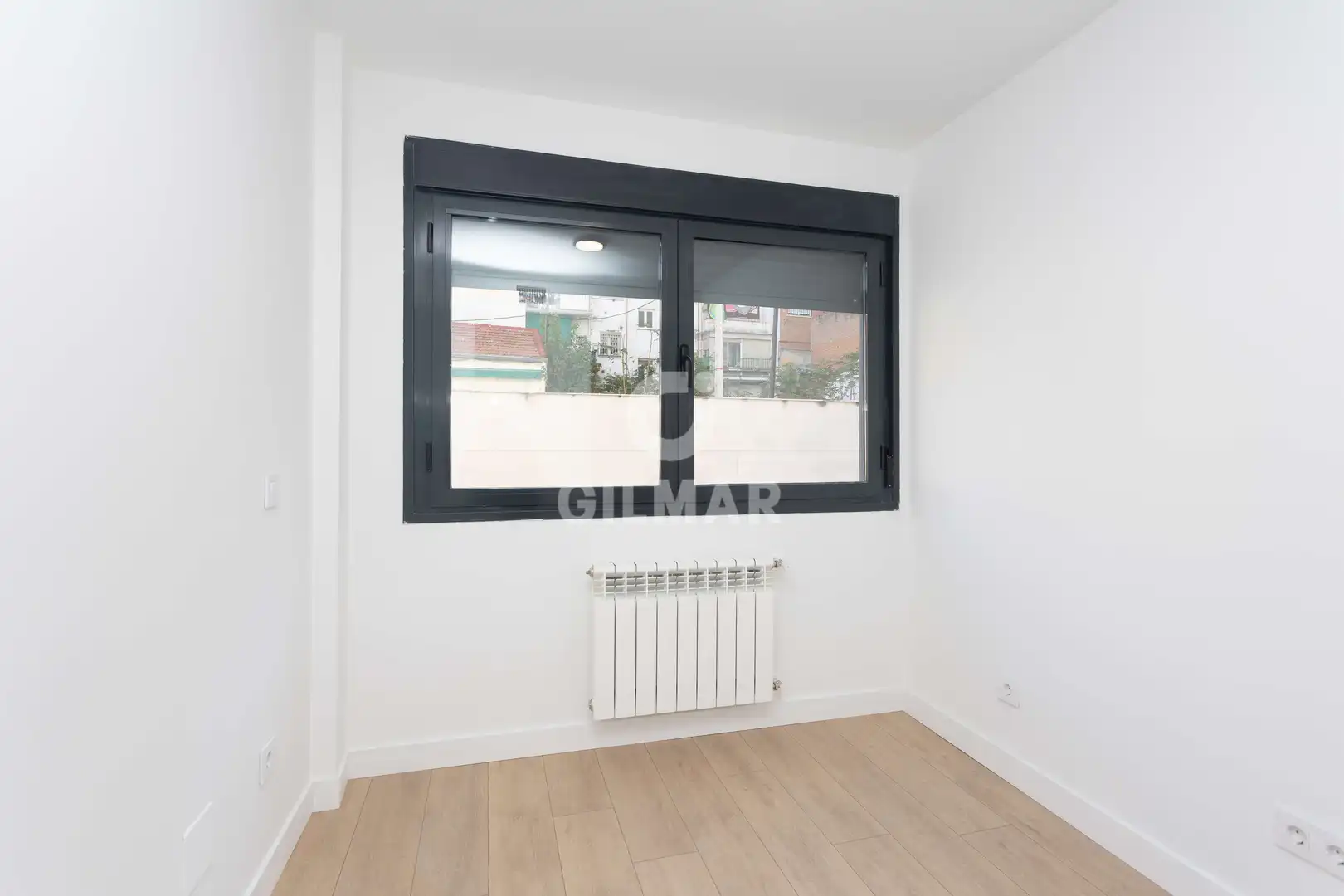 Habitación de Dúplex en venta en Madrid con Calefacción
