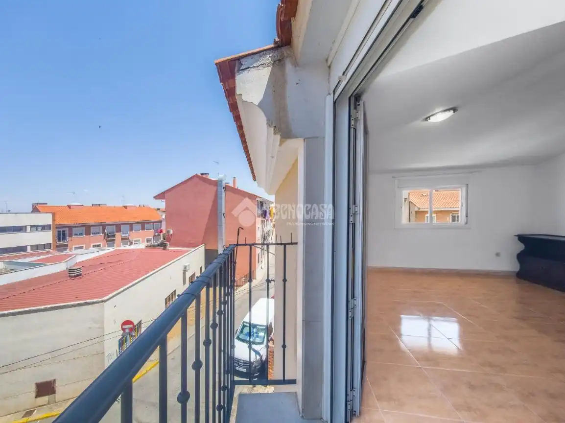 Terraza de Piso en venta en Campo Real con Balcón