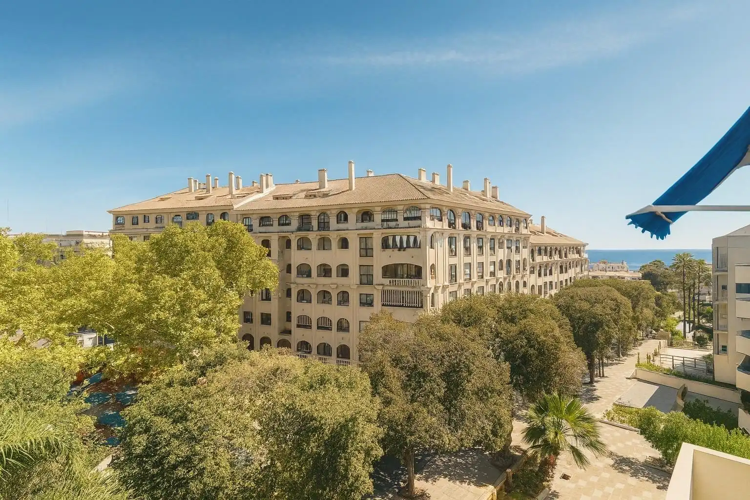 Vista exterior de Apartament en venda en Benalmádena amb Aire condicionat, Parquet i Terrassa