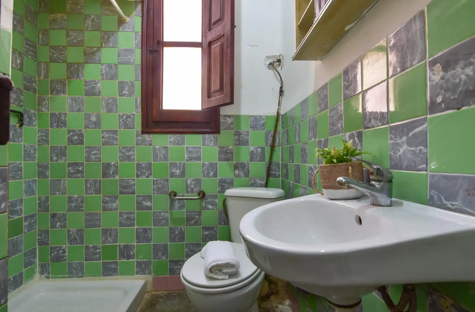 Bathroom of Flat for sale in Paiporta