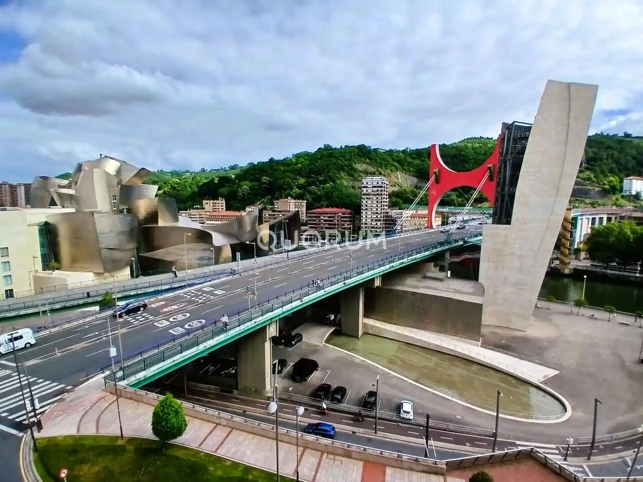 Vista exterior de Pis en venda en Bilbao  amb Calefacció i Terrassa