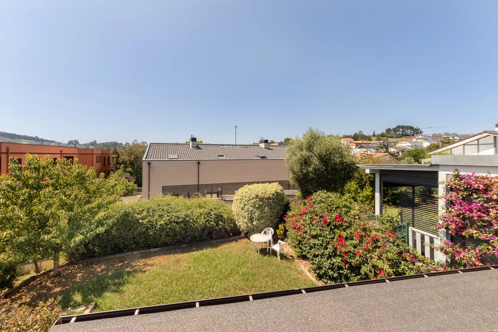 Vista exterior de Casa o xalet en venda en Sopela amb Calefacció, Terrassa i Traster