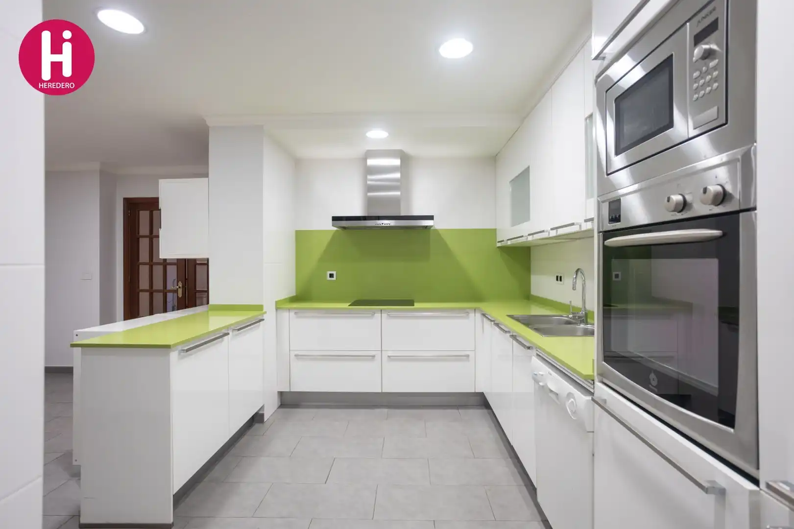 Küche von Wohnung zum Verkauf in Vigo  mit Heizung und Abstellraum