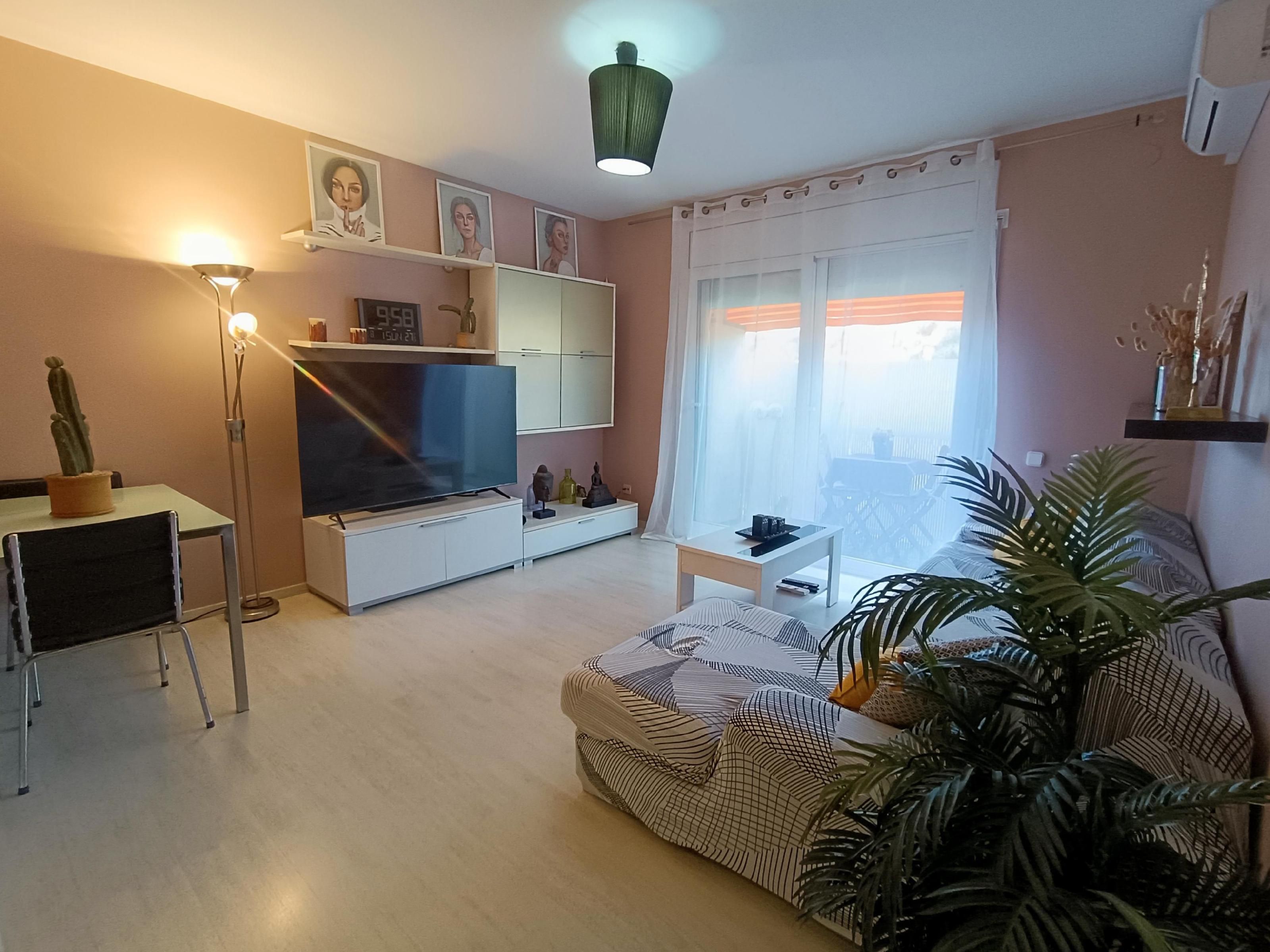 Sala de estar de Apartamento en venta en Sant Pere de Ribes con Balcón