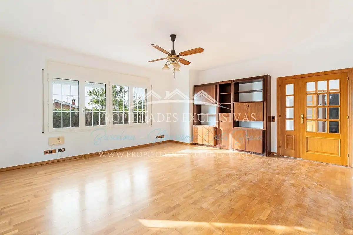 Sala de estar de Casa o chalet en venta en Teià con Aire acondicionado, Calefacción y Jardín privado