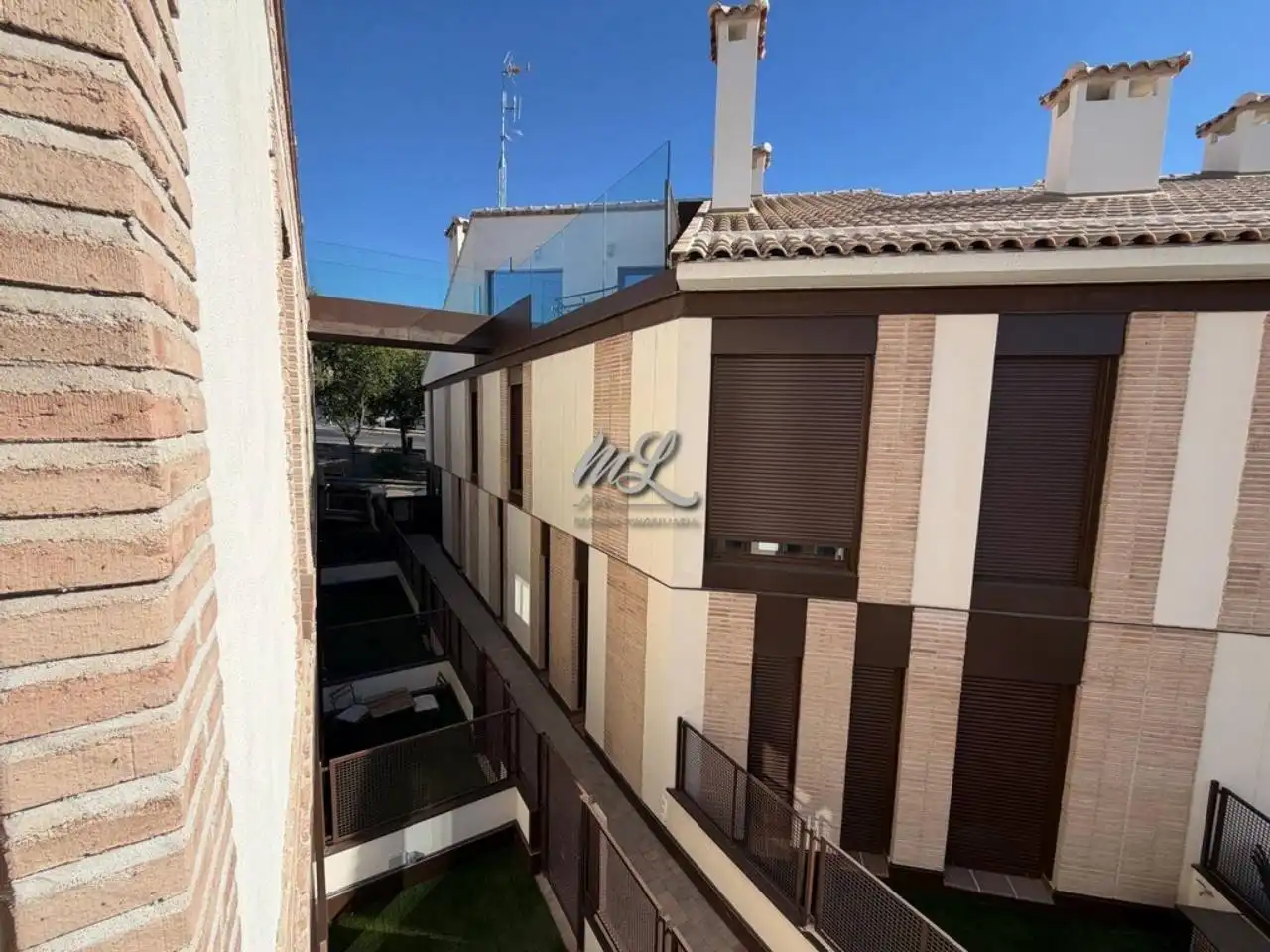 Vista exterior de Dúplex en venda en Toledo amb Calefacció, Traster i Piscina comunitària