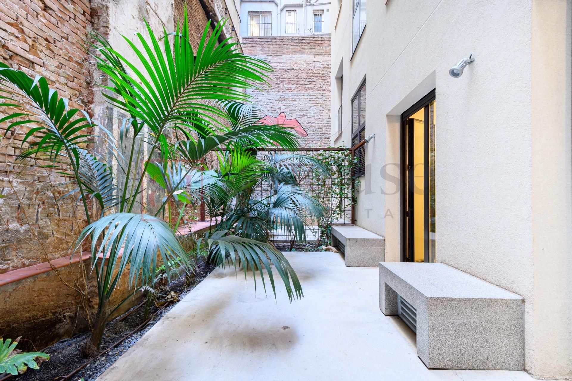 Terrassa de Pis en venda en  Barcelona Capital amb Aire condicionat, Jardí privat i Terrassa