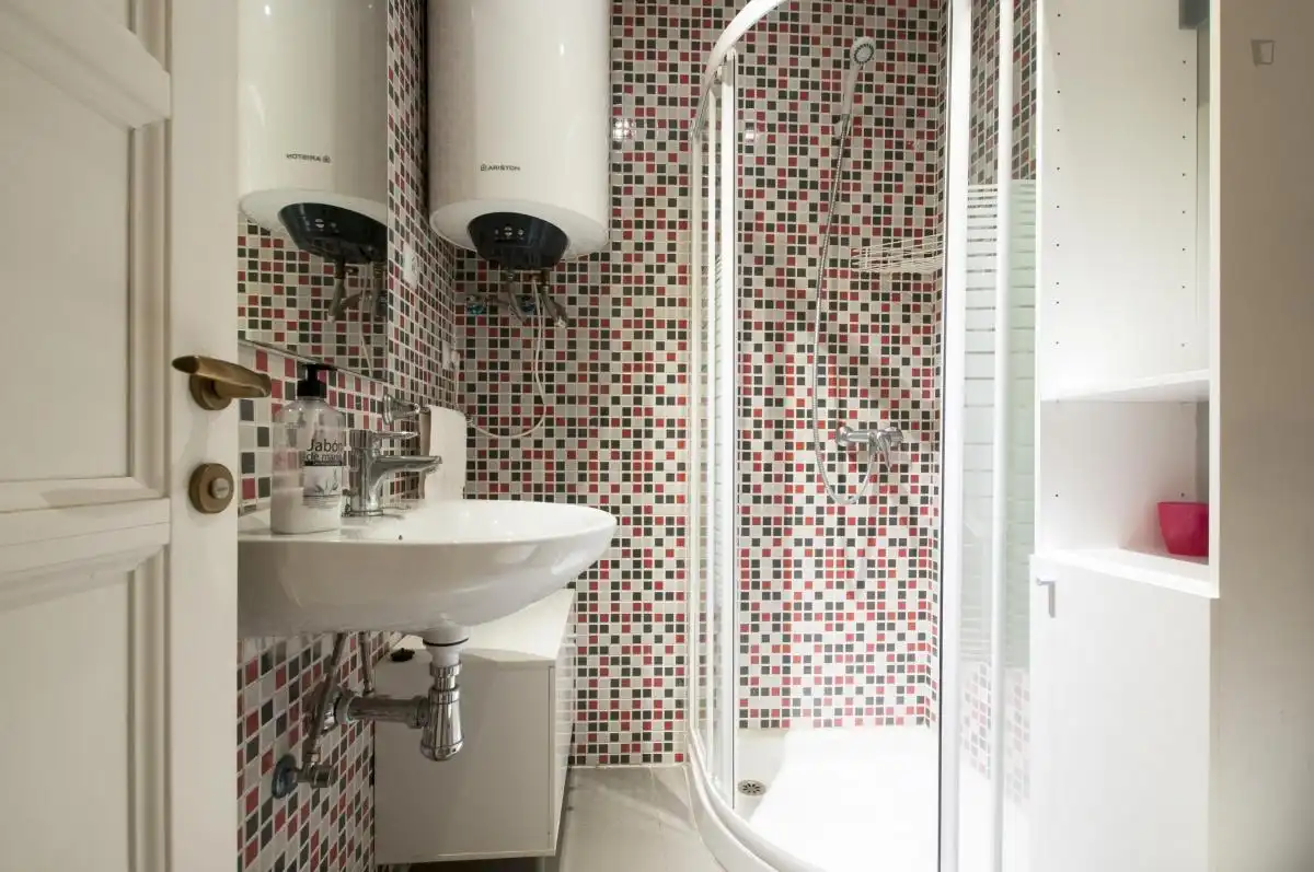 Room in Embajadores - Lavapiés