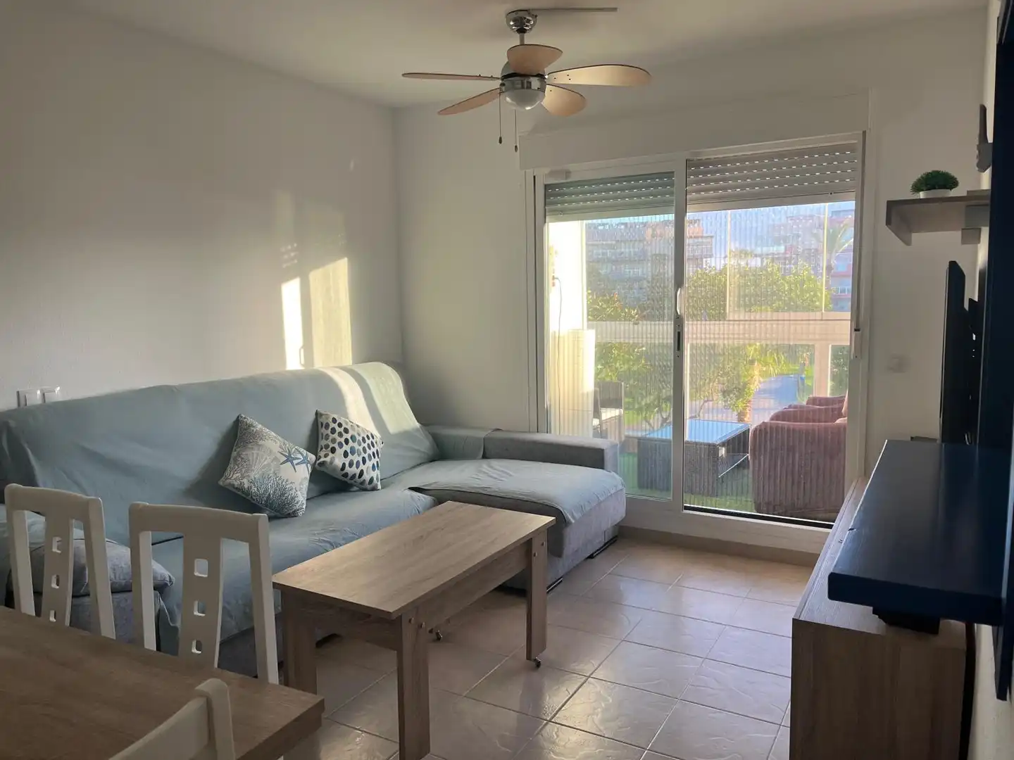 Sala de estar de Piso de alquiler en El Ejido con Aire acondicionado, Calefacción y Terraza