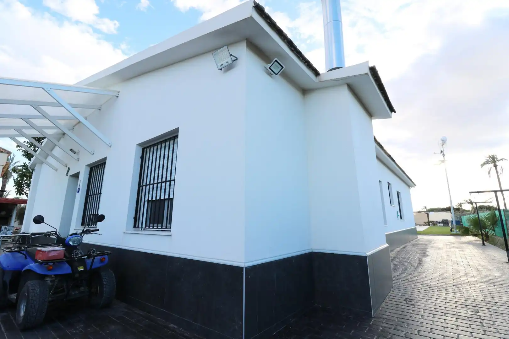 Vista exterior de Casa o chalet en venta en Elche / Elx con Aire acondicionado, Calefacción y Jardín privado