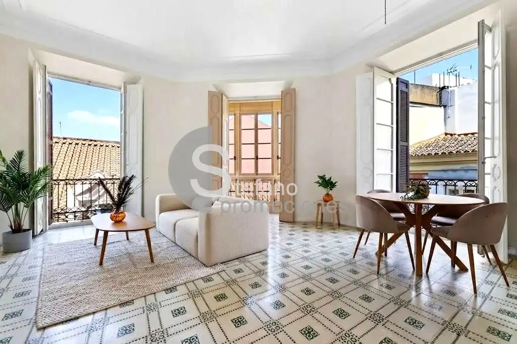 Flat with terrace for sale in Calle Niño de Guevara