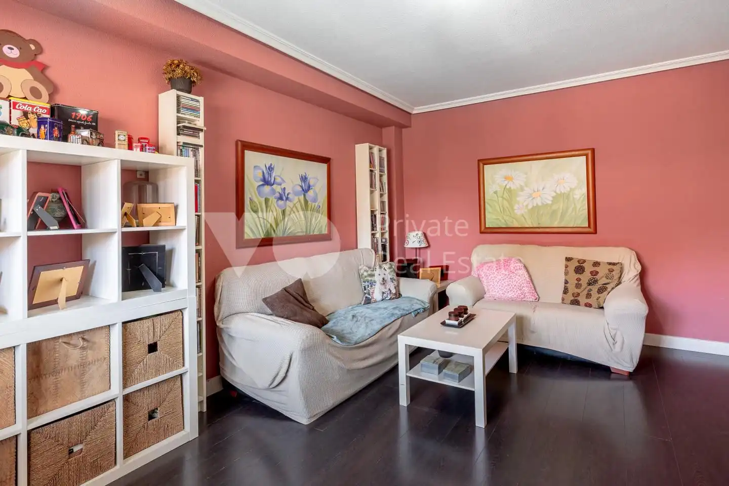Sala de estar de Casa adosada en venta en Villanueva de la Cañada con Aire acondicionado, Calefacción y Jardín privado