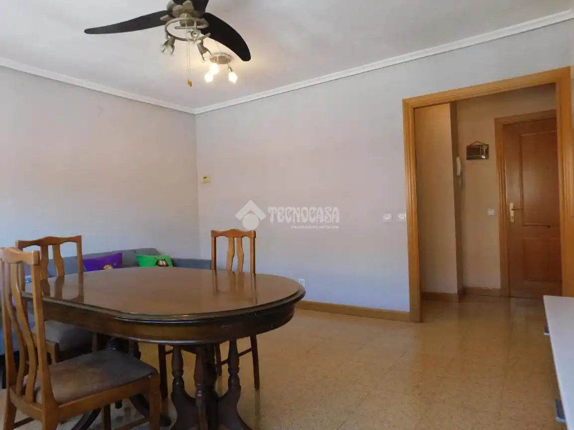 Sala d'estar de Pis en venda en Zaragoza amb Aire condicionat