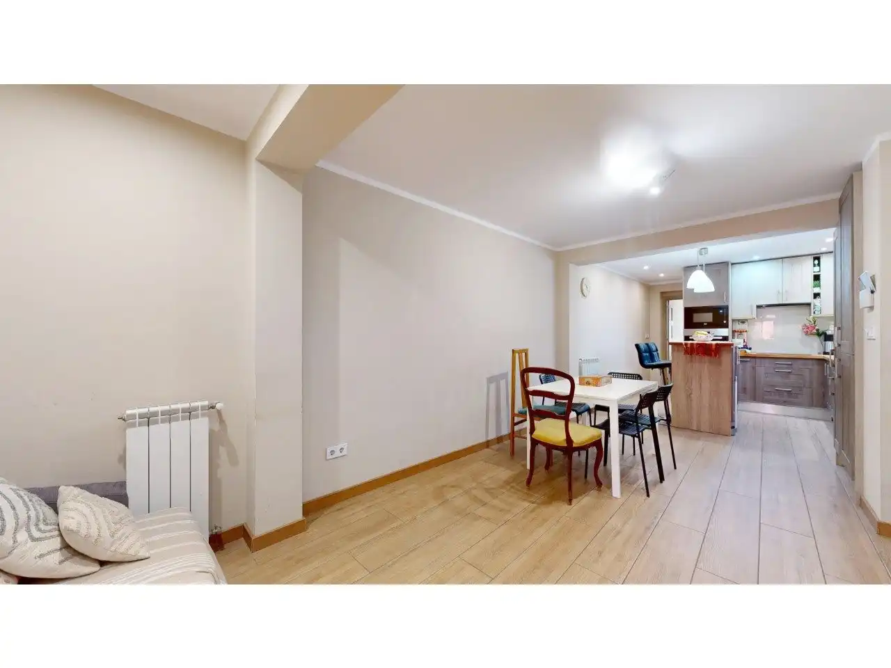 Flat for sale in Torrent  with Air Conditioner, Private garden and Balcony