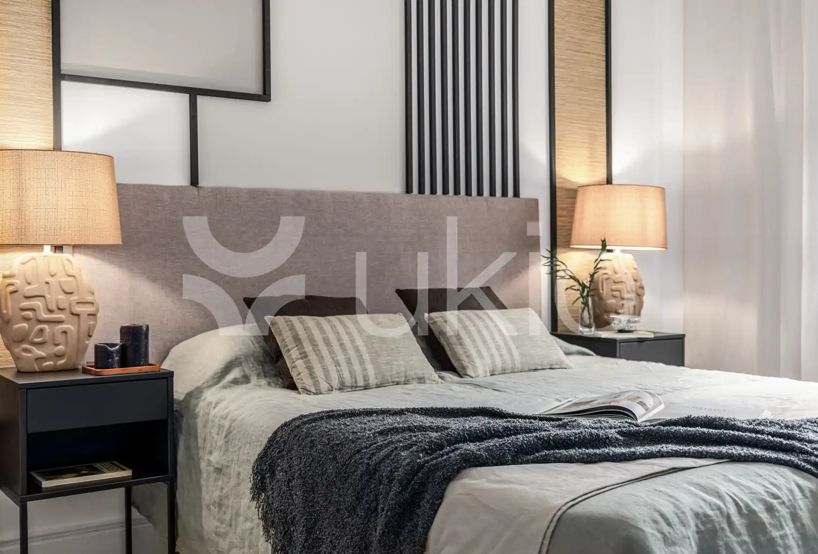 Dormitori de Apartament de lloguer en Madrid amb Aire condicionat, Calefacció i Moblat
