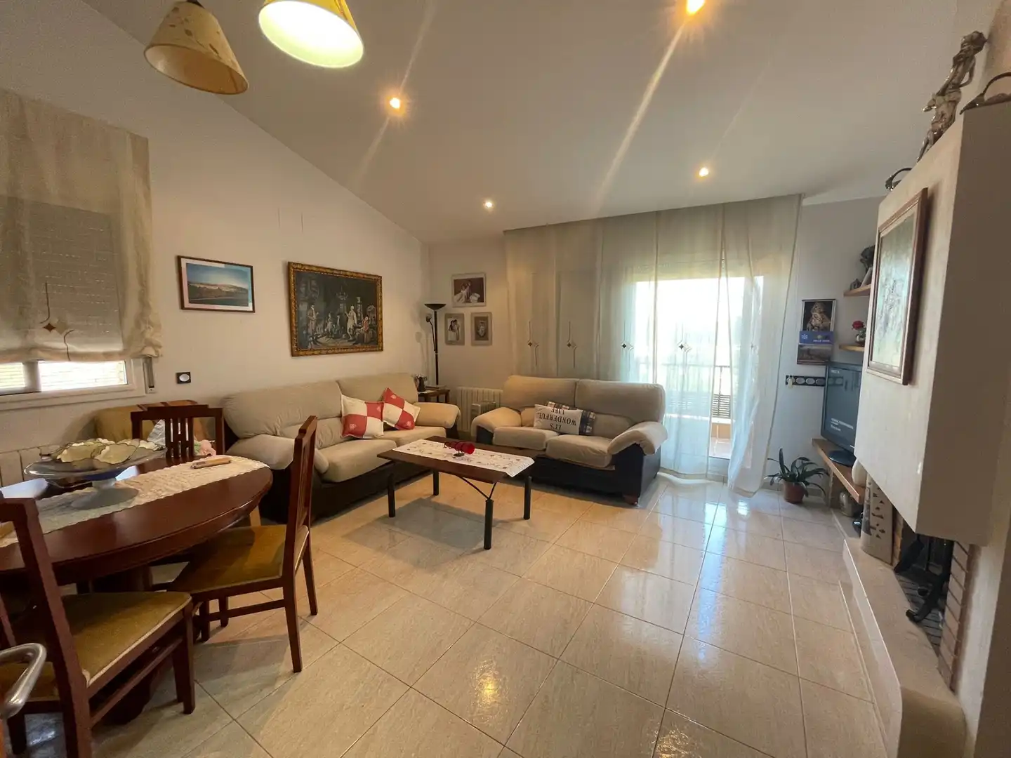 Wohnzimmer von Wohnung zur Miete in Cerdanyola del Vallès mit Heizung, Privatgarten und Ofen