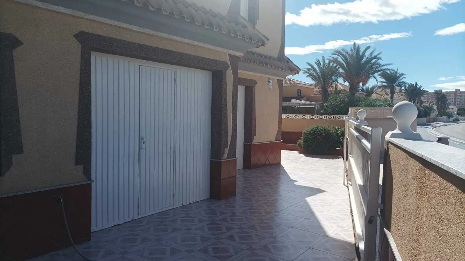 Vista exterior de Finca rústica en venda en La Manga del Mar Menor amb Aire condicionat, Calefacció i Terrassa