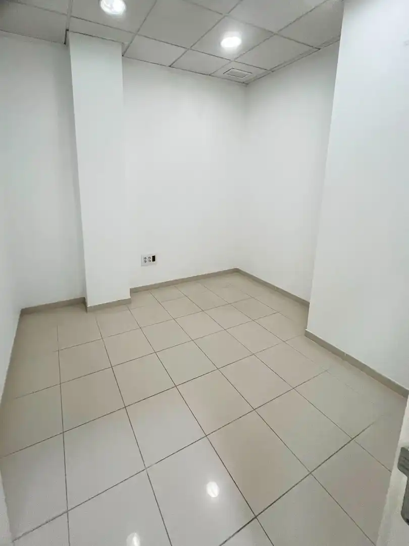 Local comercial de lloguer a Núcleo urbano, imagen 10