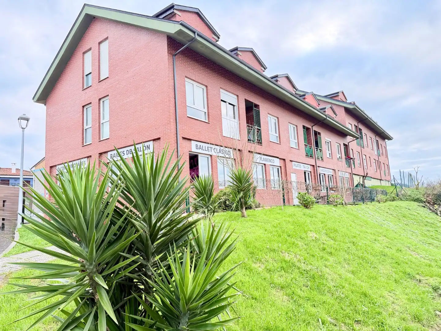 Vista exterior de Piso en venta en Piélagos con Calefacción, Parquet y Terraza