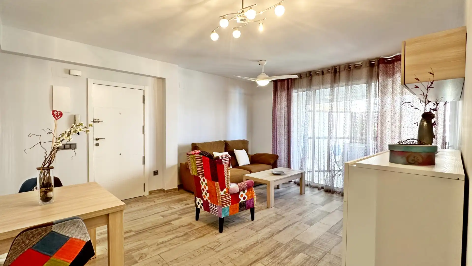 Sala de estar de Apartamento de alquiler en Gandia con Terraza, Amueblado y Horno