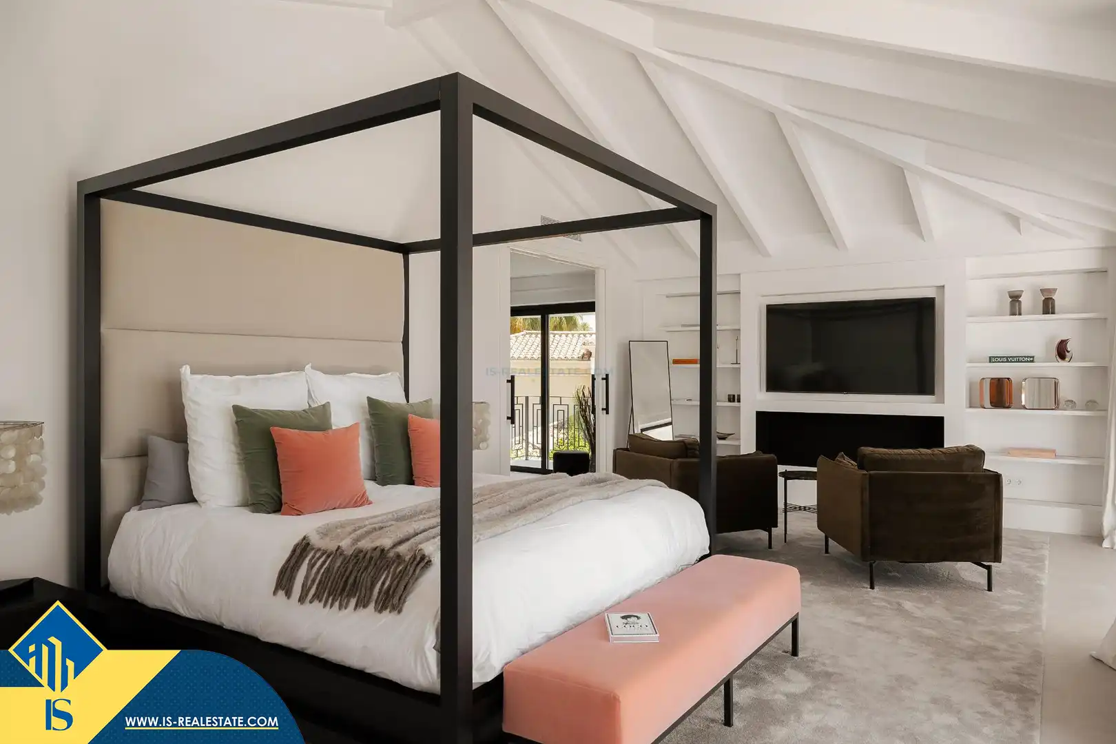 Chalet con piscina en venta en Nueva Andalucía, imagen 3