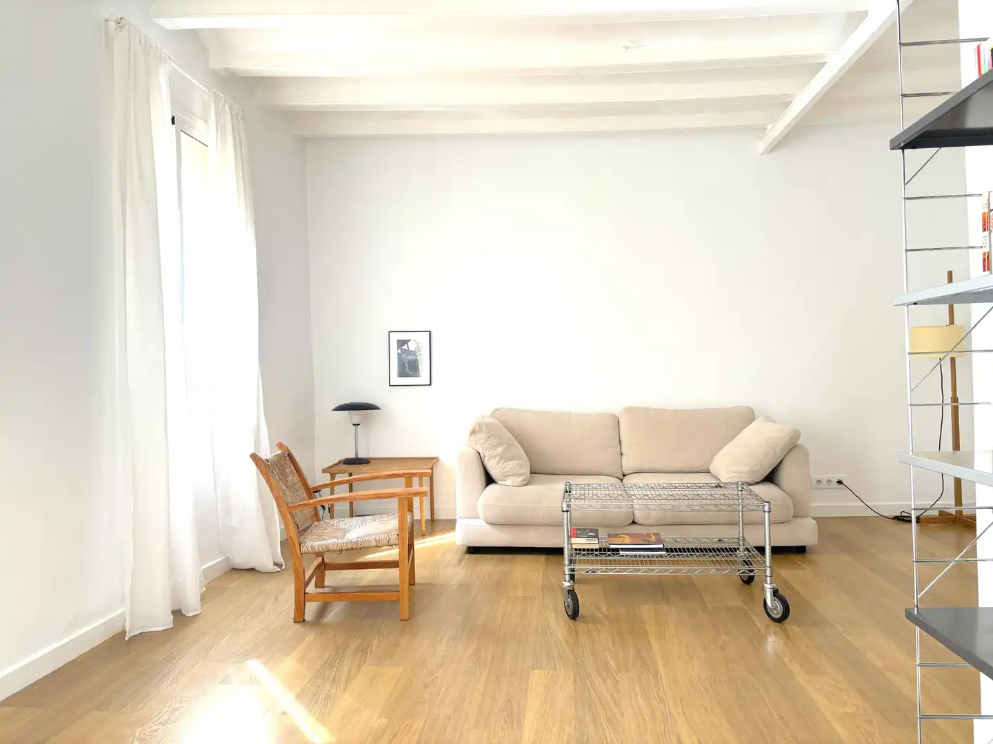 Sala d'estar de Pis en venda en Barcelona amb Forn i Balcó