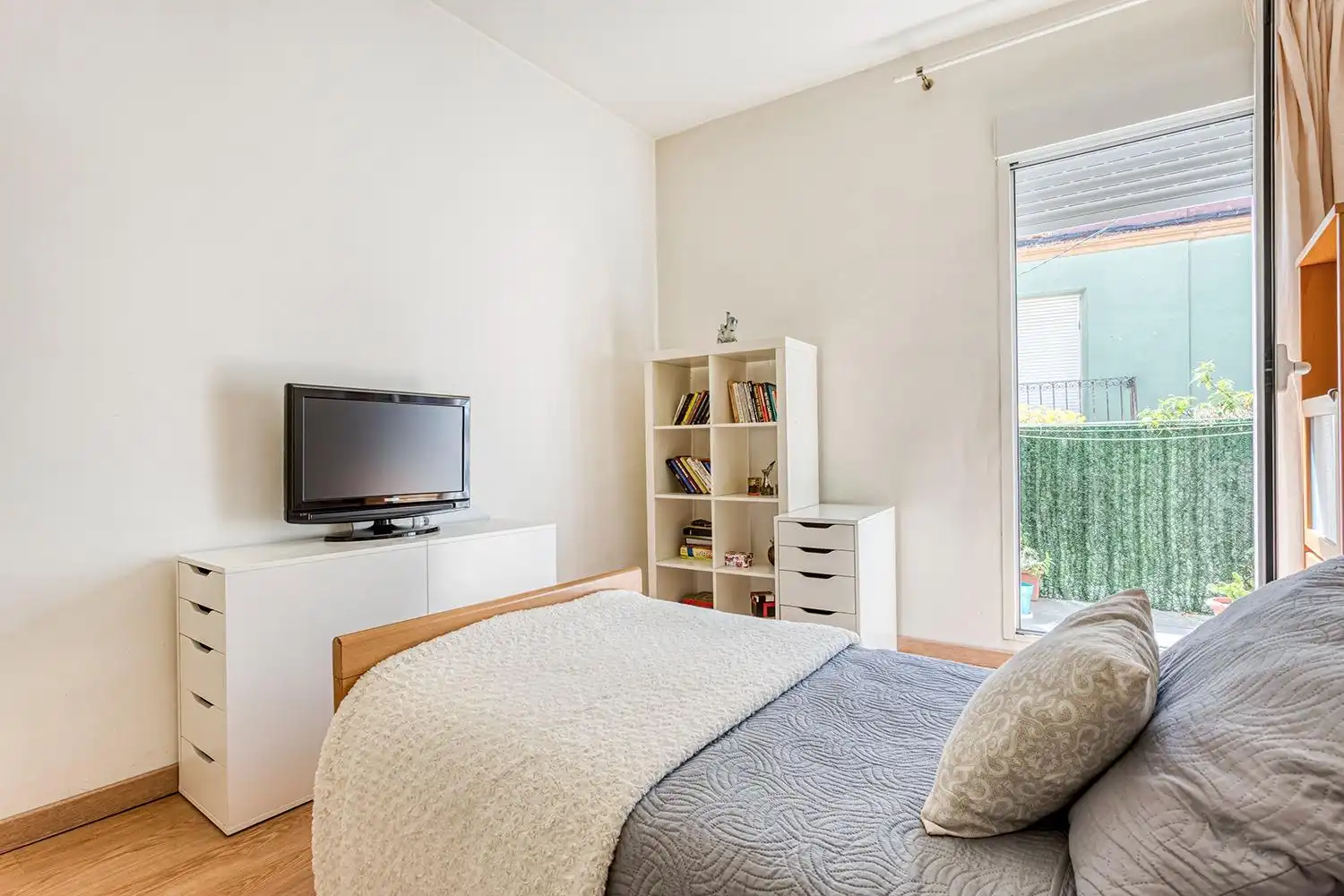 Habitación de Casa adosada en venta en Montmaneu con Trastero, Amueblado y Balcón