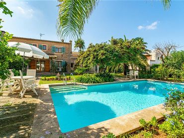 Detached house with garden for sale in Sa Cabaneta