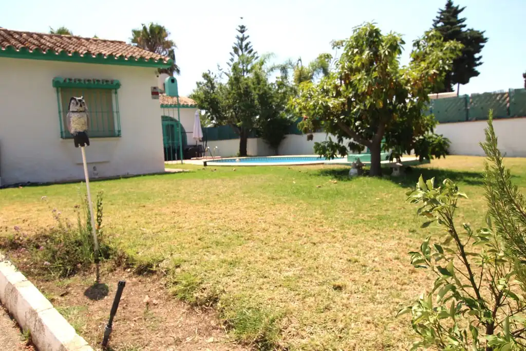 Jardí de Casa o xalet en venda en Marbella amb Aire condicionat, Jardí privat i Terrassa