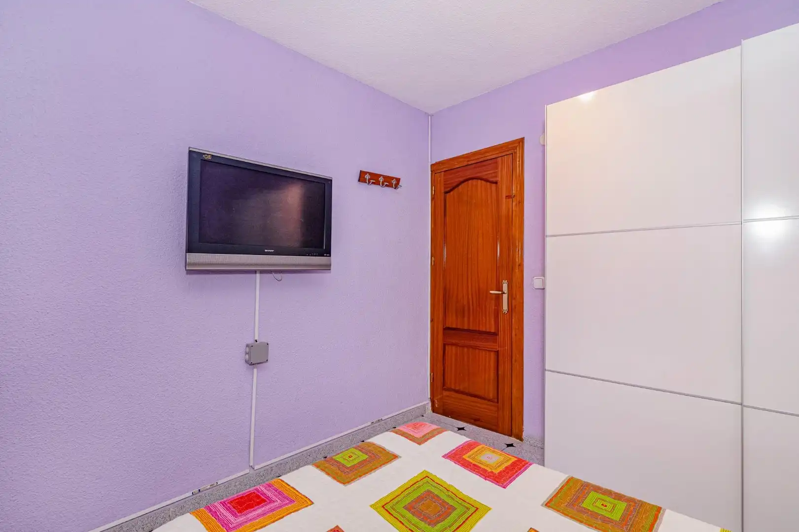 Bedroom of Flat for sale in Granada  with Air Conditioner, Terrace and Storage room