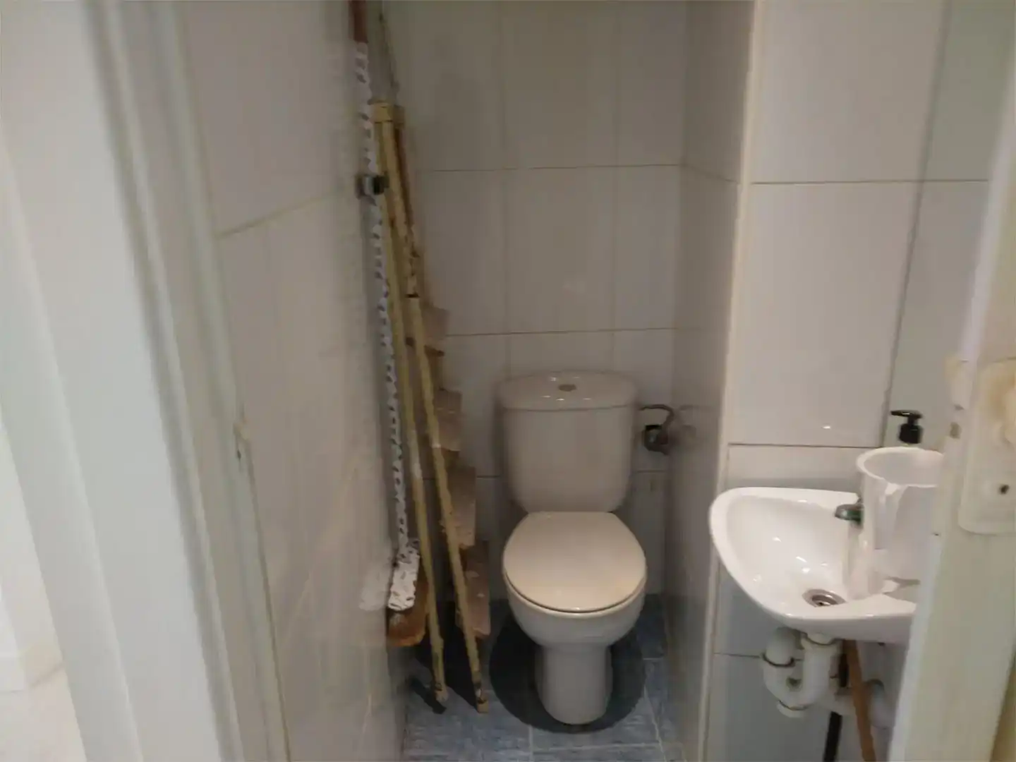 Bany de Local de lloguer en  Pamplona / Iruña