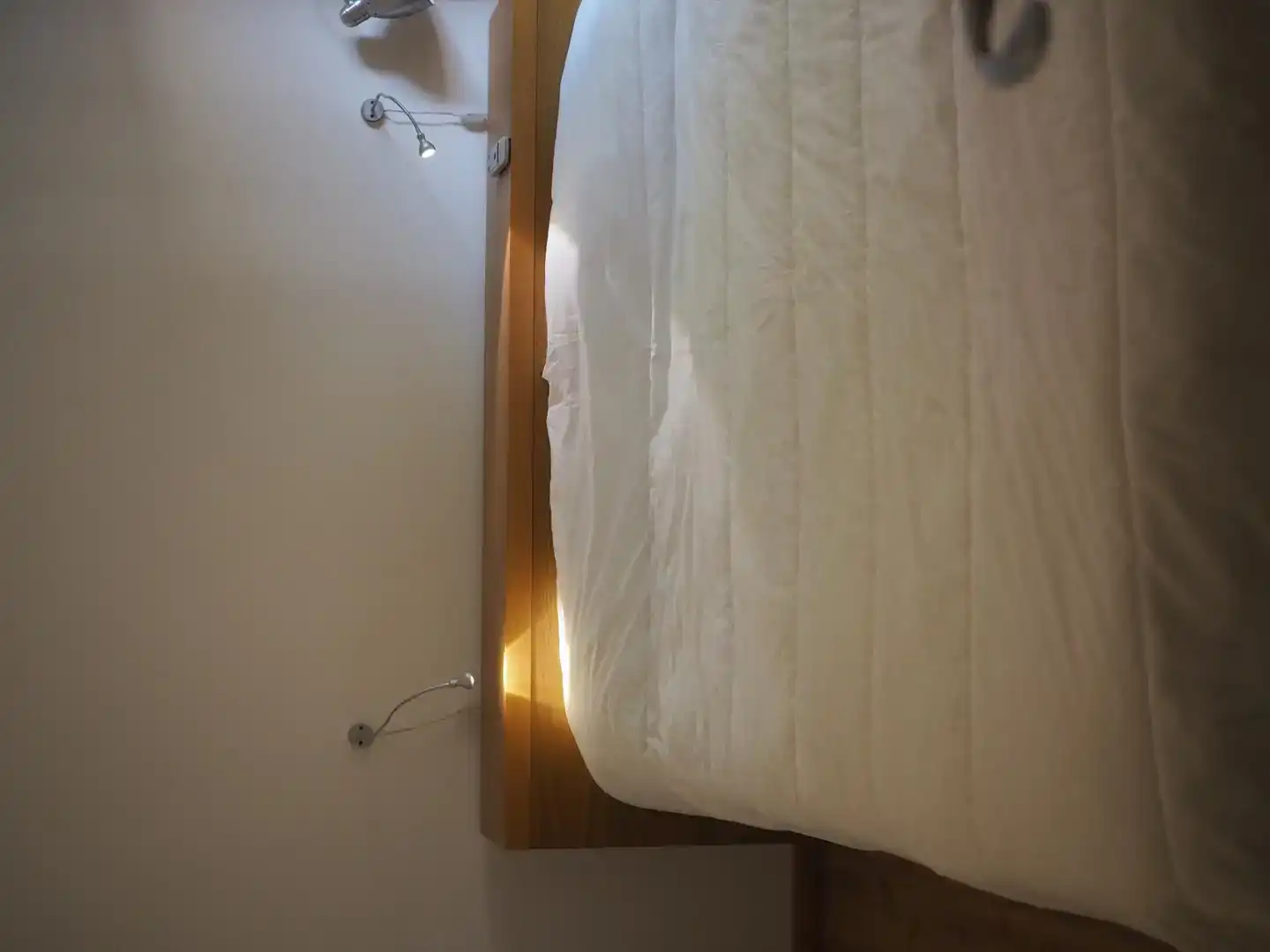 Schlafzimmer von Wohnungen zur Miete in  Madrid Capital mit Klimaanlage und Balkon