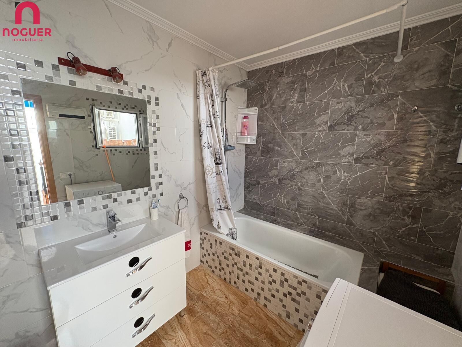 Bany de Casa o xalet en venda en  Córdoba Capital amb Aire condicionat, Jardí privat i Terrassa