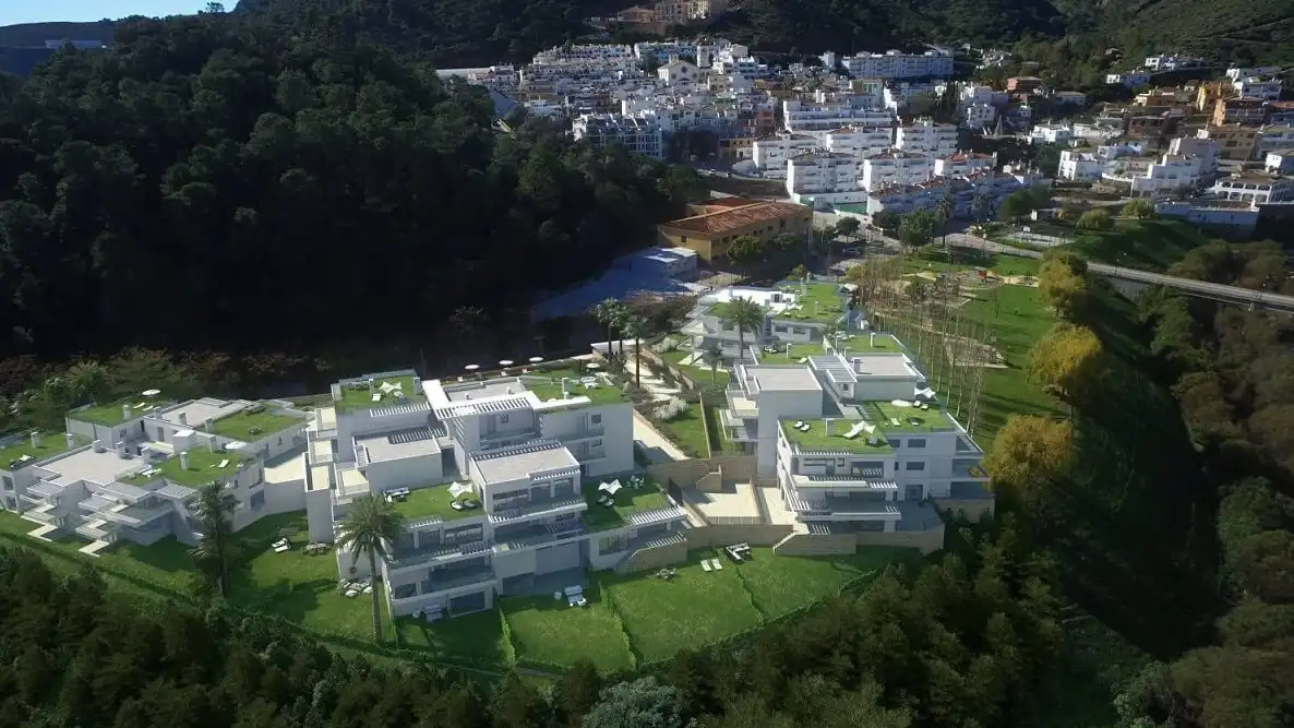 Vista exterior de Planta baja en venta en Benahavís con Aire acondicionado, Calefacción y Jardín privado
