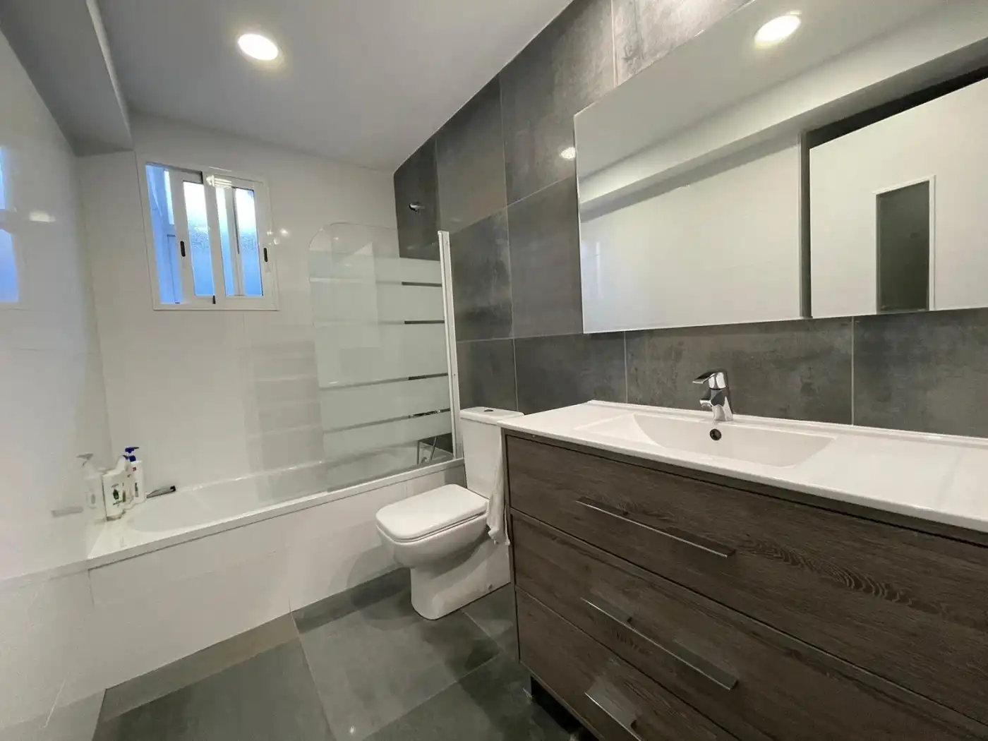Flat for rent in Calle SANTA TERESA, La Constitución - Canaleta