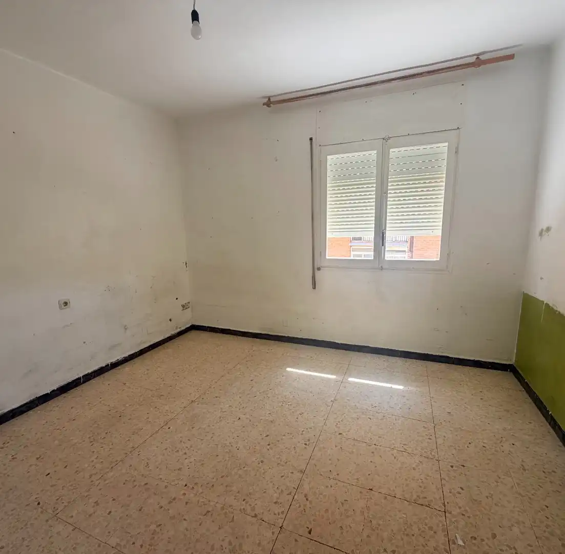 Habitación de Piso en venta en Terrassa con Alarma