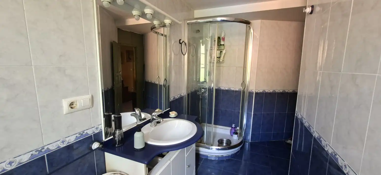 Baño de Piso en venta en Cabezón de la Sal con Balcón