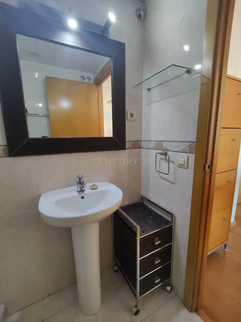 Baño de Piso en venta en Cerdanyola del Vallès con Aire acondicionado y Horno