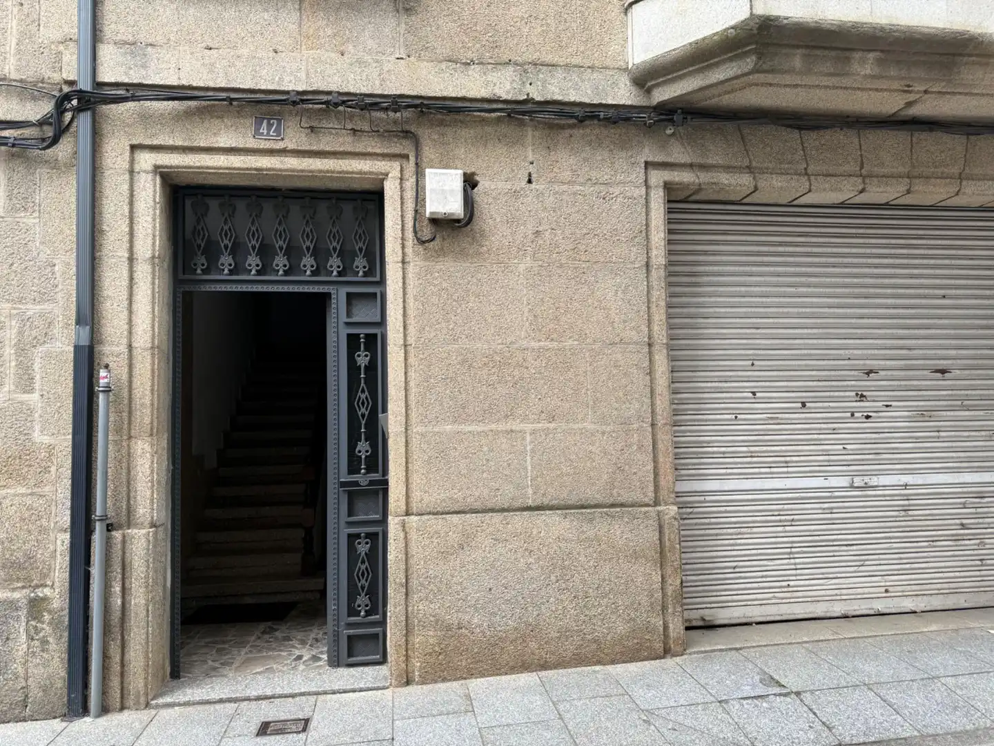 Vista exterior de Edifici en venda en Verín