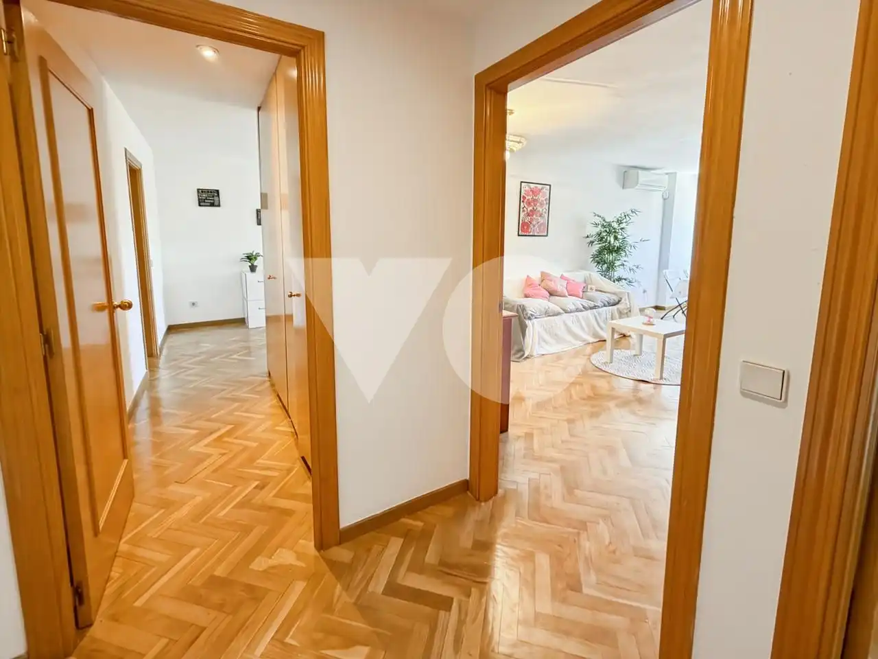 Living room of Flat for sale in Madrid  with Air Conditioner, Heating and Parquet flooring