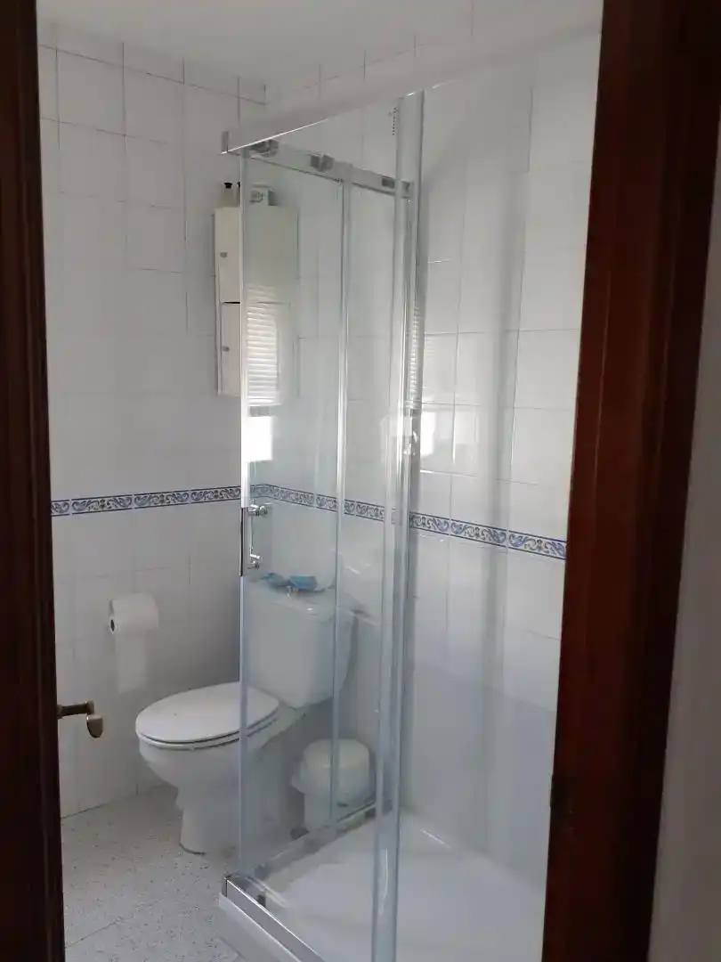 Baño de Planta baja en venta en Ubrique con Aire acondicionado, Trastero y Amueblado