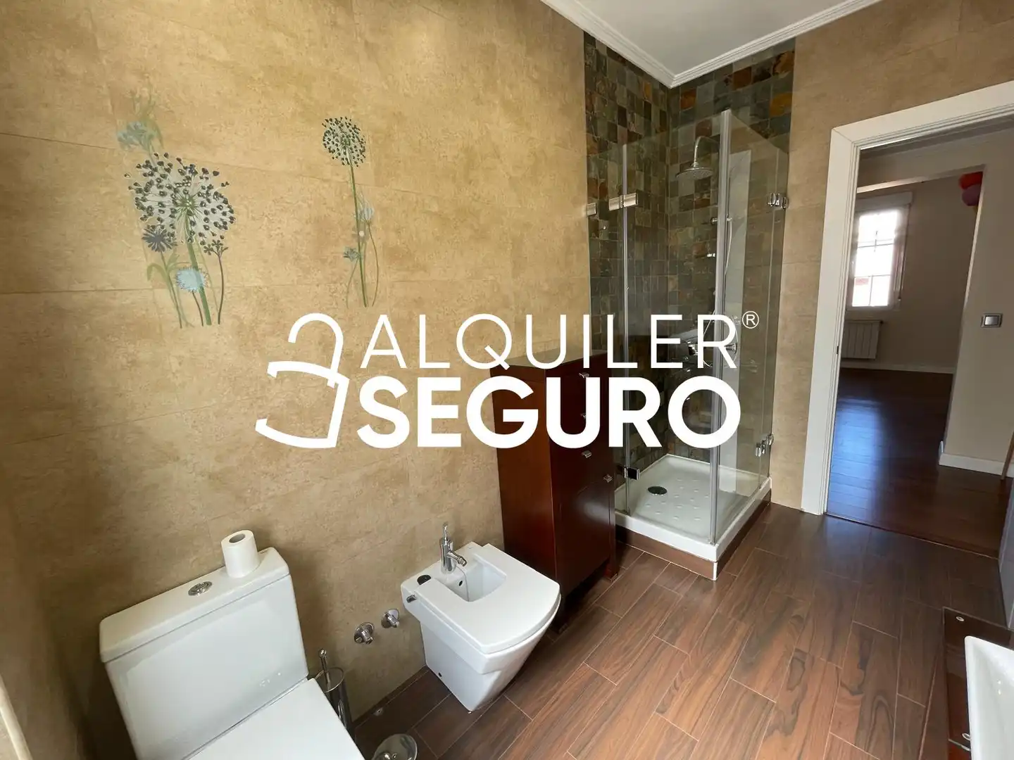Bathroom of Flat for rent in Madrid  with Air Conditioner, Heating and Furnished