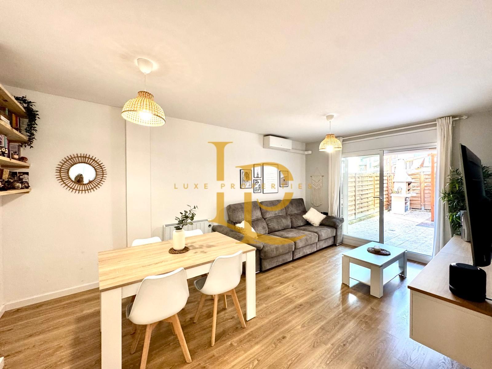 Sala d'estar de Planta baixa en venda en Rubí amb Aire condicionat, Calefacció i Parquet
