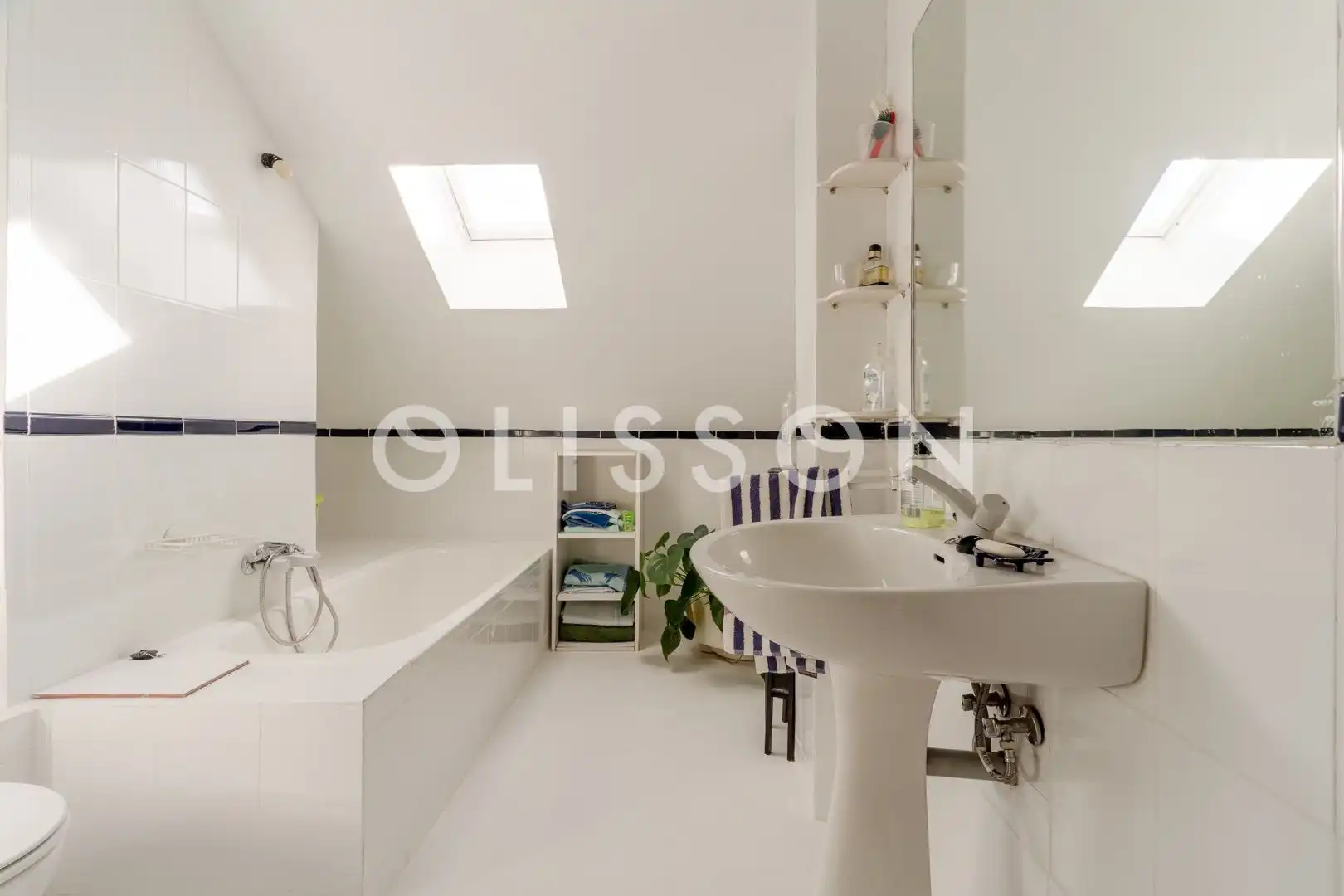 Baño de Casa o chalet en venta en Madrid con Aire acondicionado, Calefacción y Jardín privado