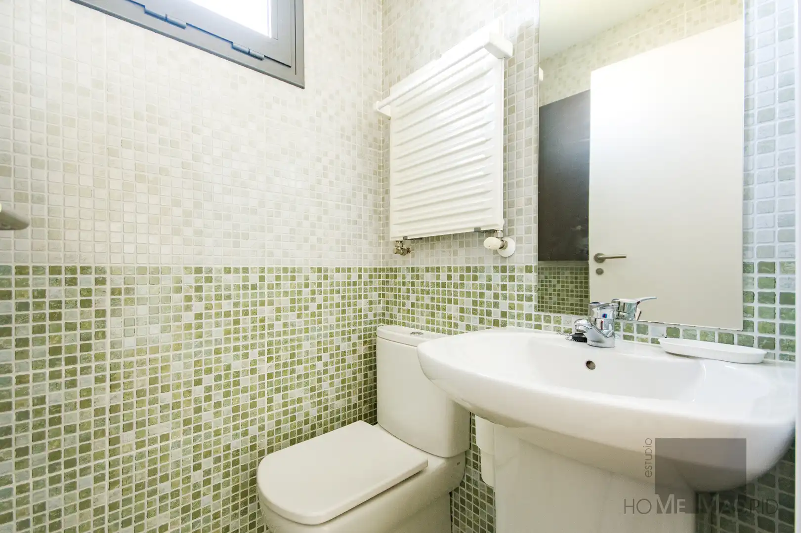Badezimmer von Dachboden zum Verkauf in Madrid mit Klimaanlage, Heizung und Parkett