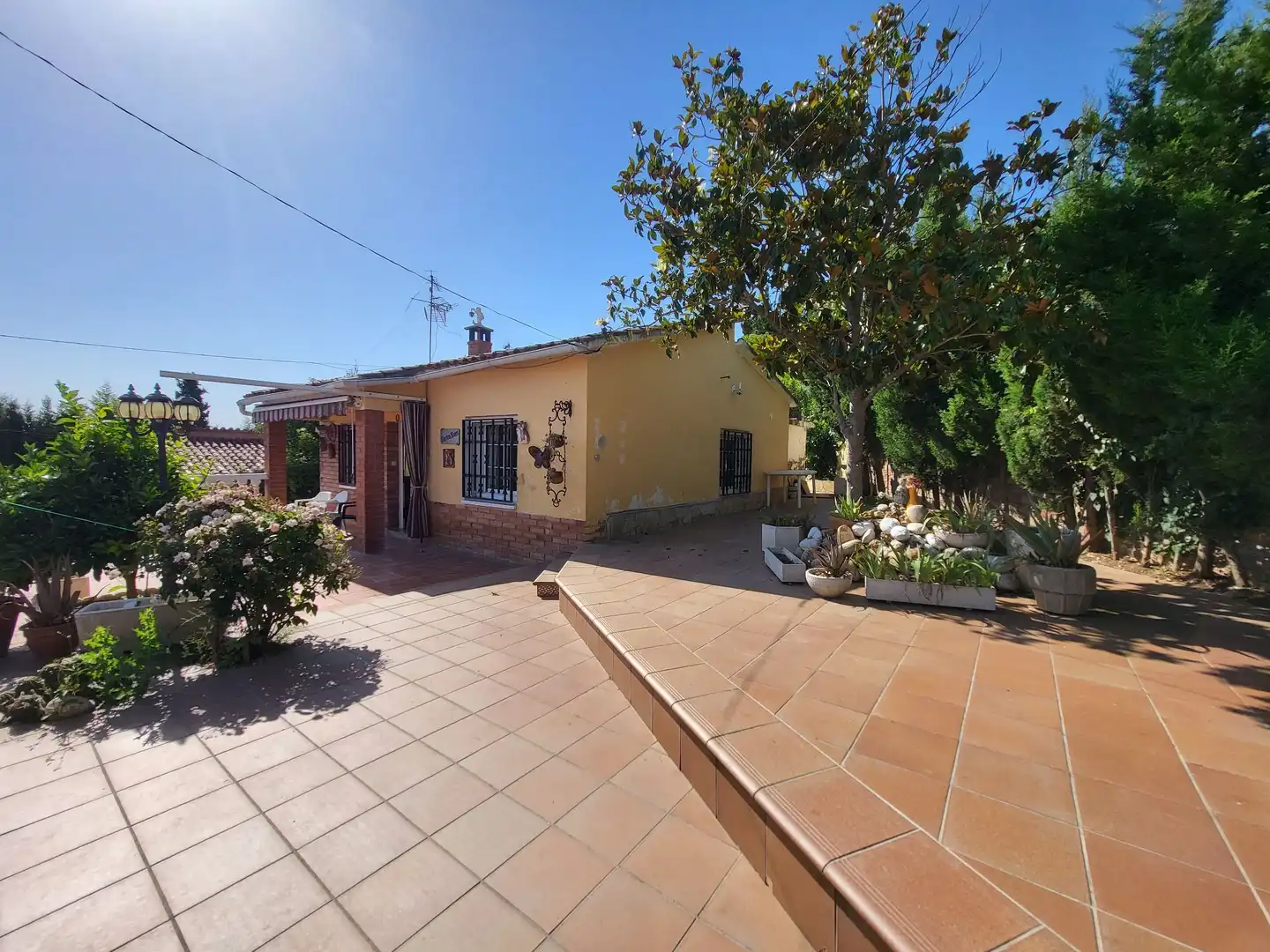 Vista exterior de Casa o xalet en venda en Esparreguera amb Calefacció, Jardí privat i Terrassa