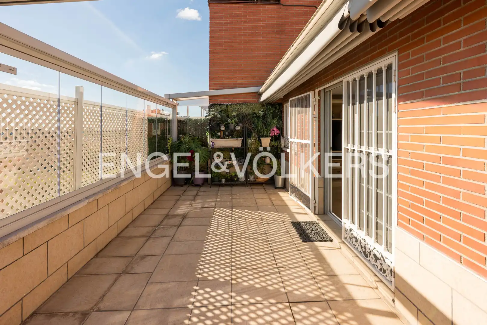 Terrace of Attic for sale in  Madrid Capital  with Air Conditioner, Heating and Private garden