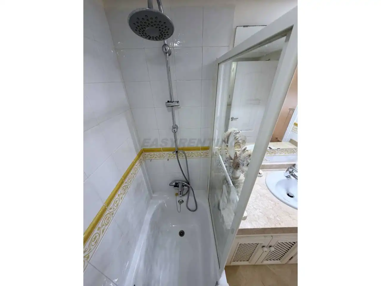 Bathroom of Detached homes for rent in La Alcaidesa  with Air Conditioner, Terrace and Furnished