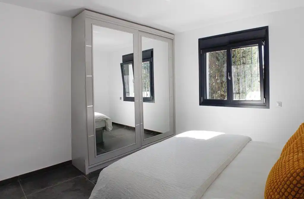 Dormitori de Casa o xalet de lloguer en Marbella amb Jardí privat i Piscina