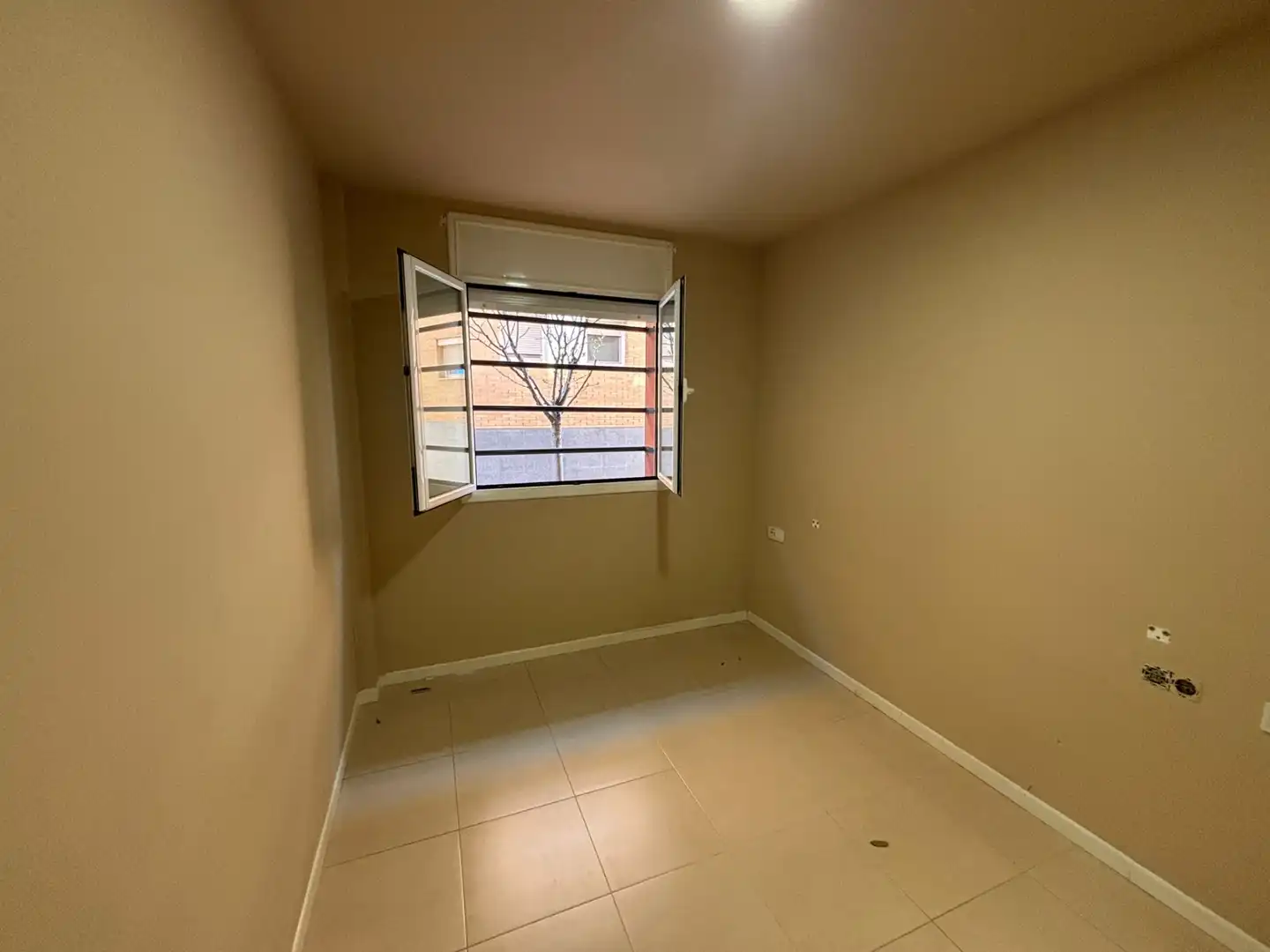 Schlafzimmer von Büro zum Verkauf in Badalona mit Heizung
